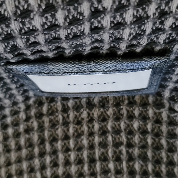 Coach slim card holder in Signature canvas with leather details And trim. - Picture 4 of 5